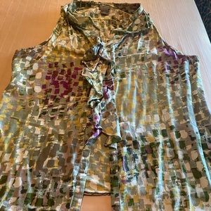 Women’s button sleeveless blouse in greens